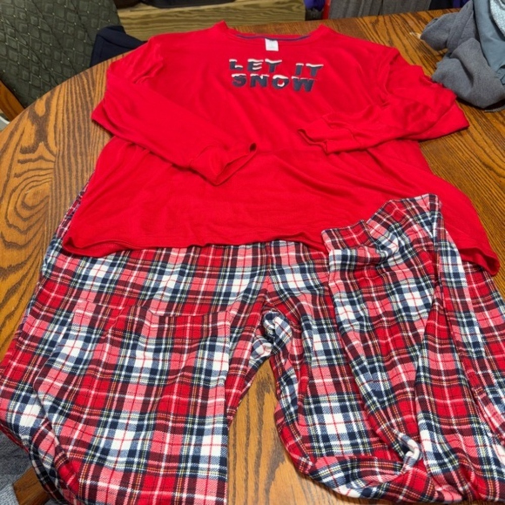 MEMBERS MARK SIZE XXL MENS LET IT SNOW PAJAMA SET LIKE NEW. VERY SOFT